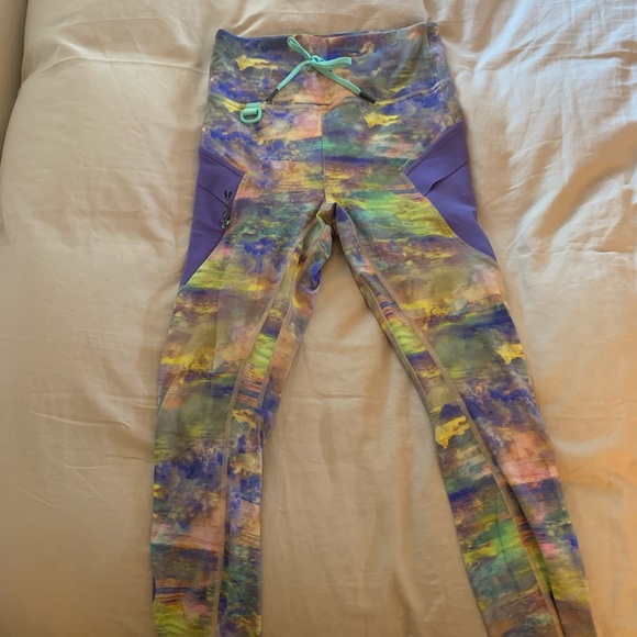 Lululemon cargo super high-rise tight 25” length. - Picture 5 of 6